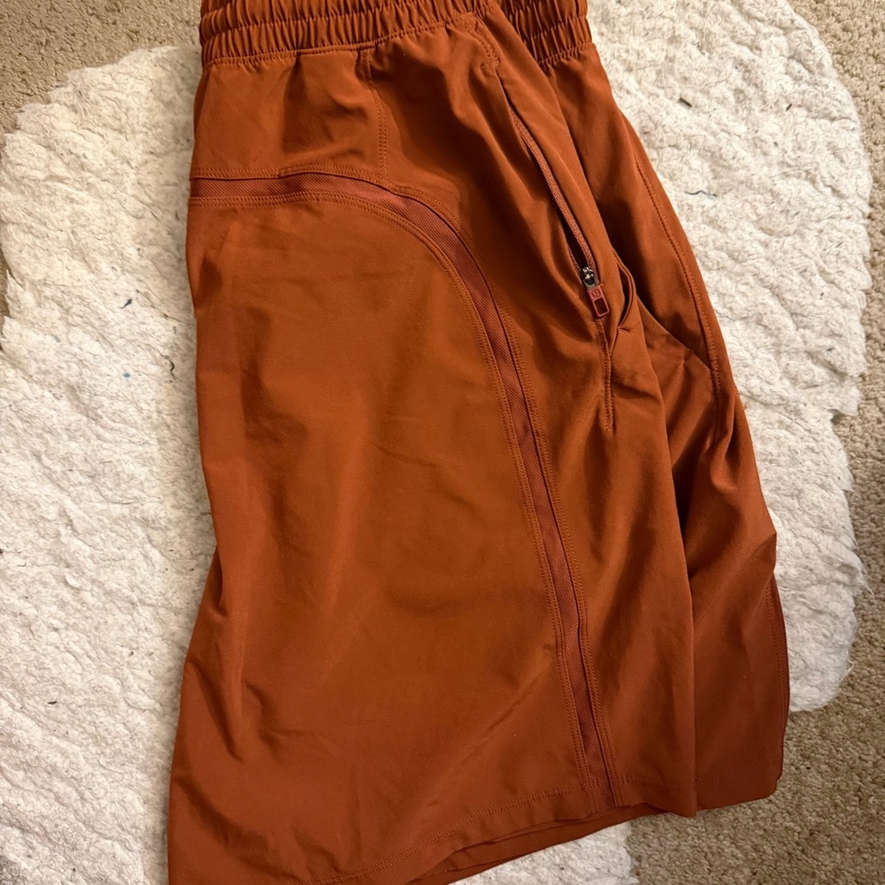 lululemon athletica Men's Rust Athletic Shorts- Pace Breaker